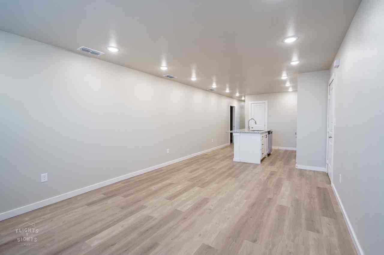 2618 Roman Ln - Photo 2 of 19