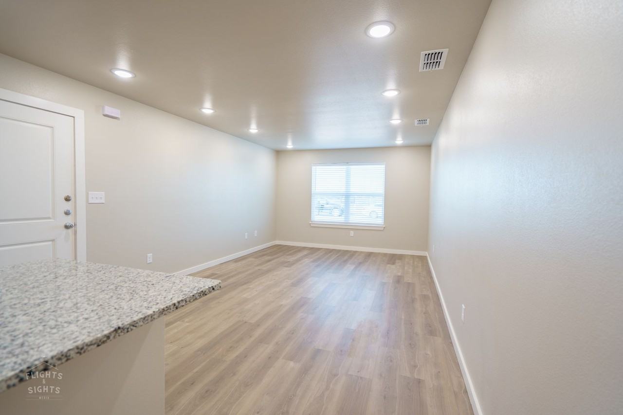 2618 Roman Ln - Photo 3 of 19