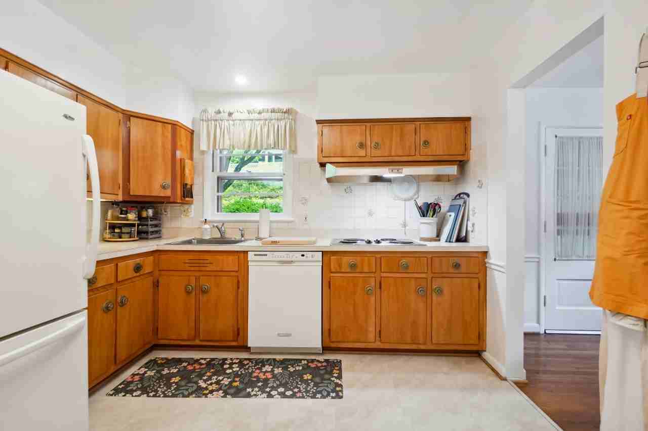 8504 Sundale Dr - Photo 3 of 30