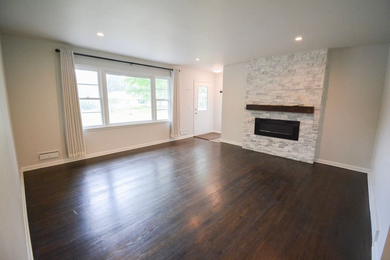 501 33rd St Sw - Photo 2 of 19