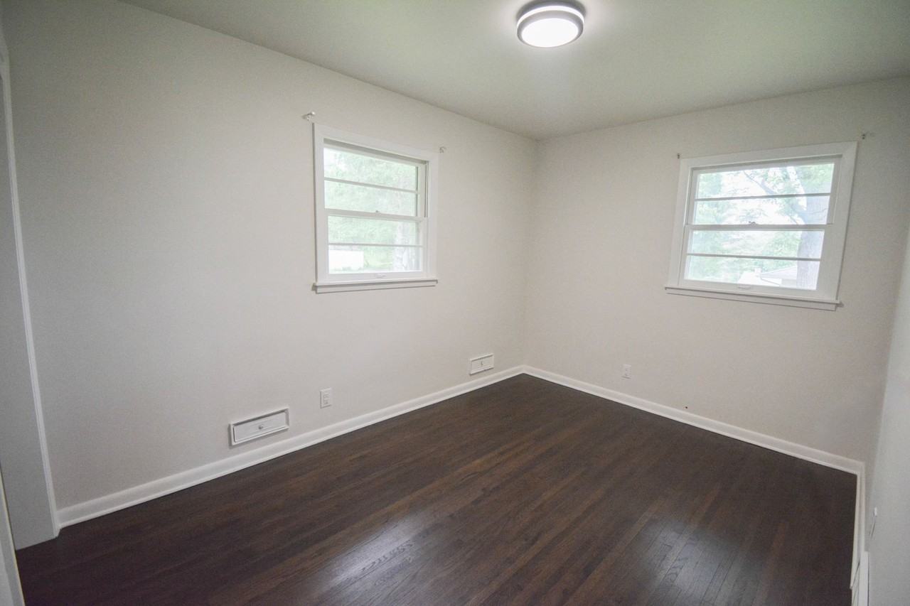 501 33rd St Sw - Photo 5 of 19