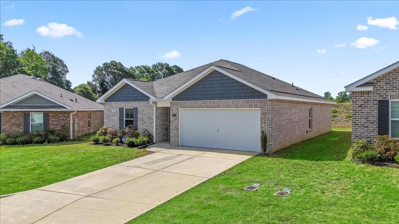 1516 Heritage Cir Se - Photo 4 of 38