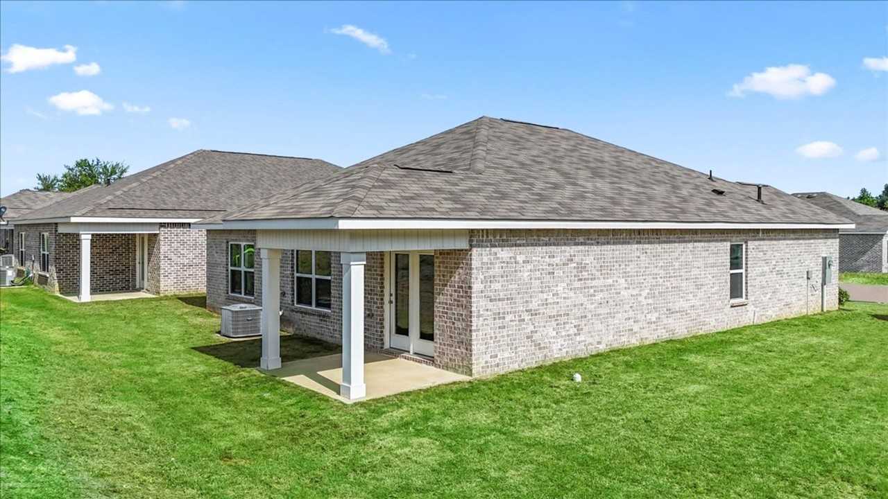 1516 Heritage Cir Se - Photo 5 of 38