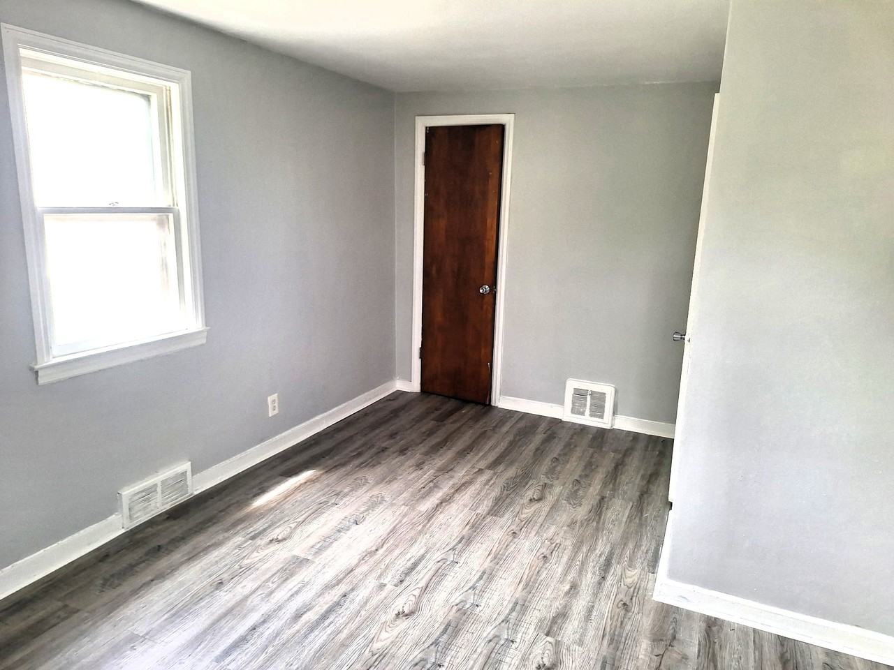2215 S 90th St #U - Photo 3 of 5