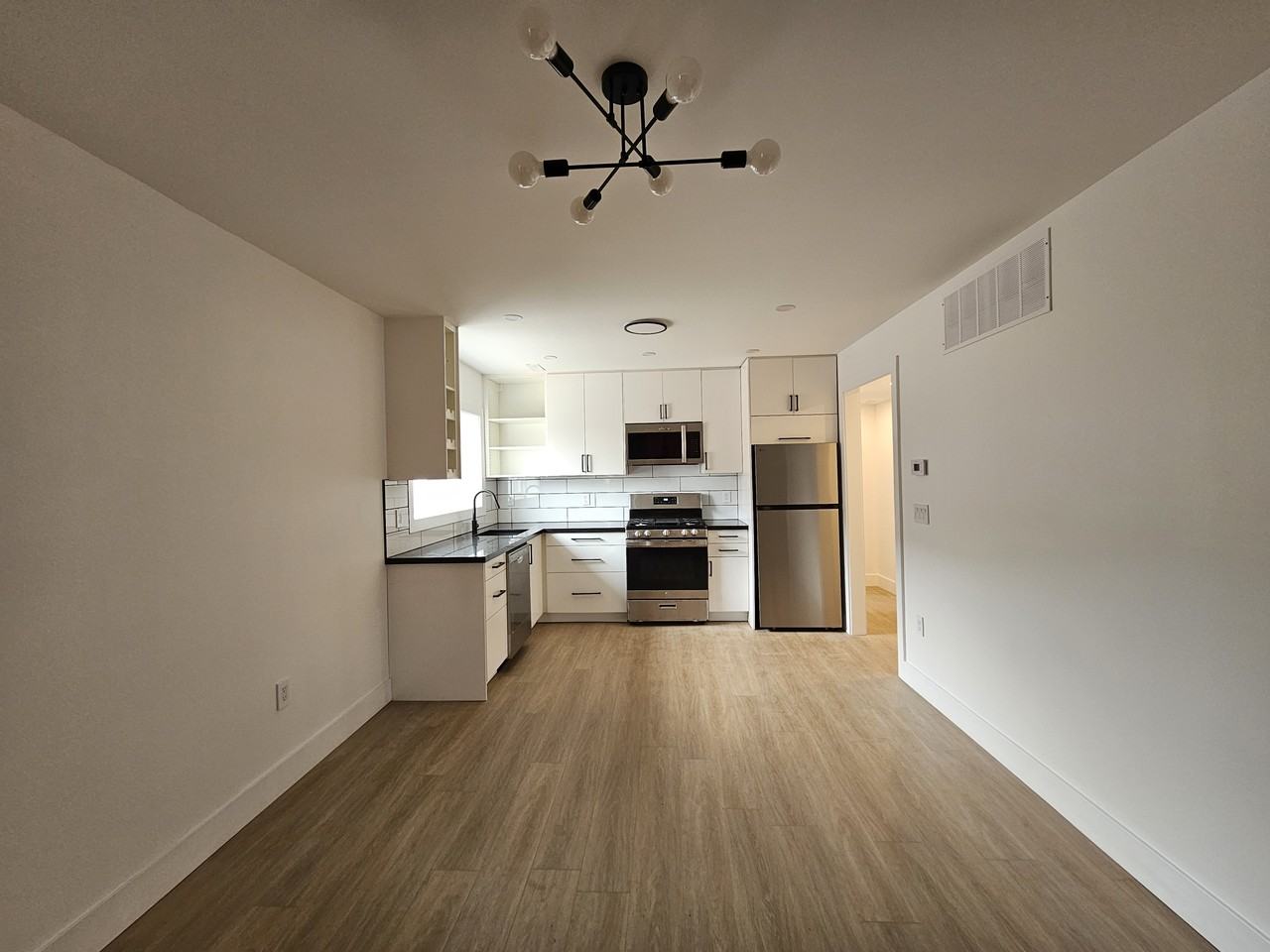 2170 Dufferin Street - Photo 6 of 21