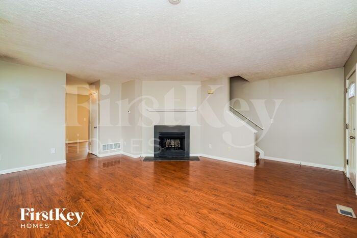 138 Hardman Dr - Photo 2 of 15