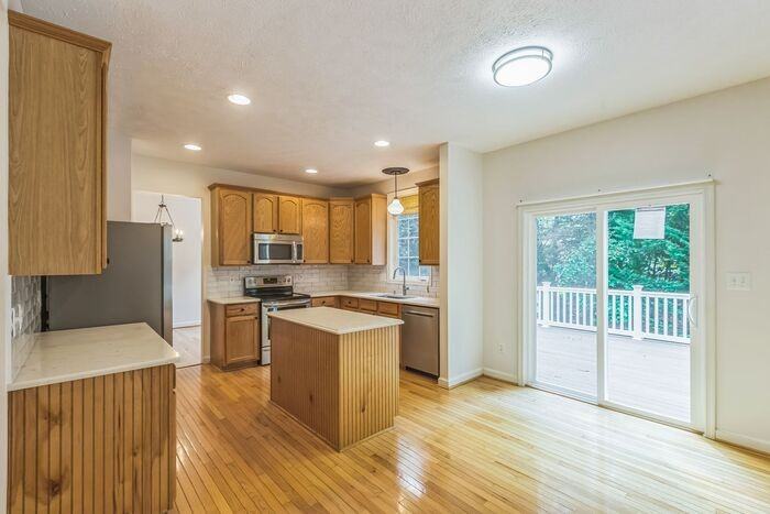 41595 Coach Ct - Photo 3 of 16