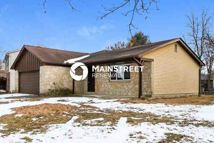 2033 Queensbridge Dr - Photo 2 of 18