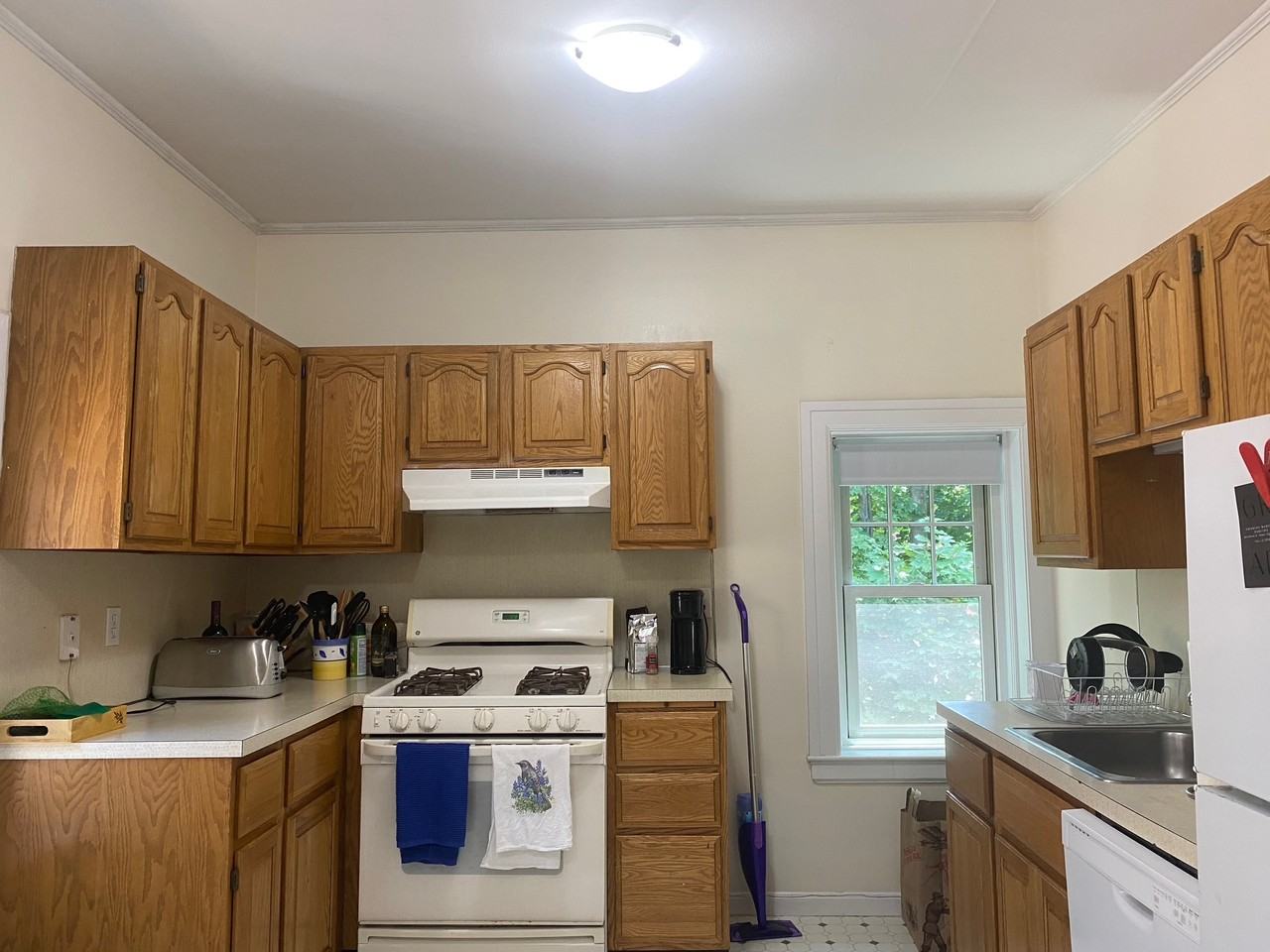 1215 Beacon St #7 - Photo 3 of 3