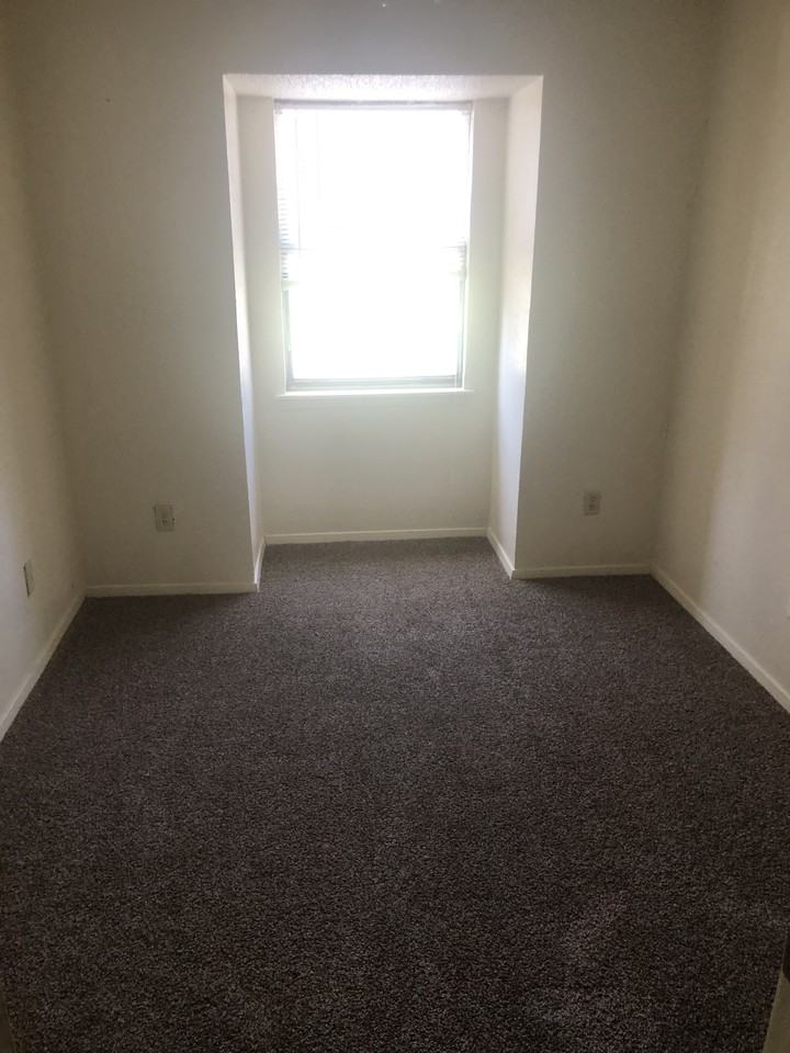 1408 Arvel Cir #A - Photo 7 of 8