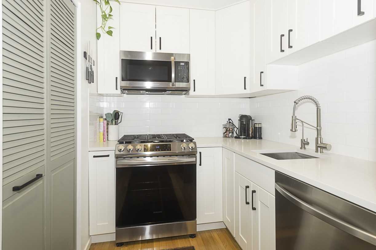 1727 S Indiana Ave #316 - Photo 7 of 19