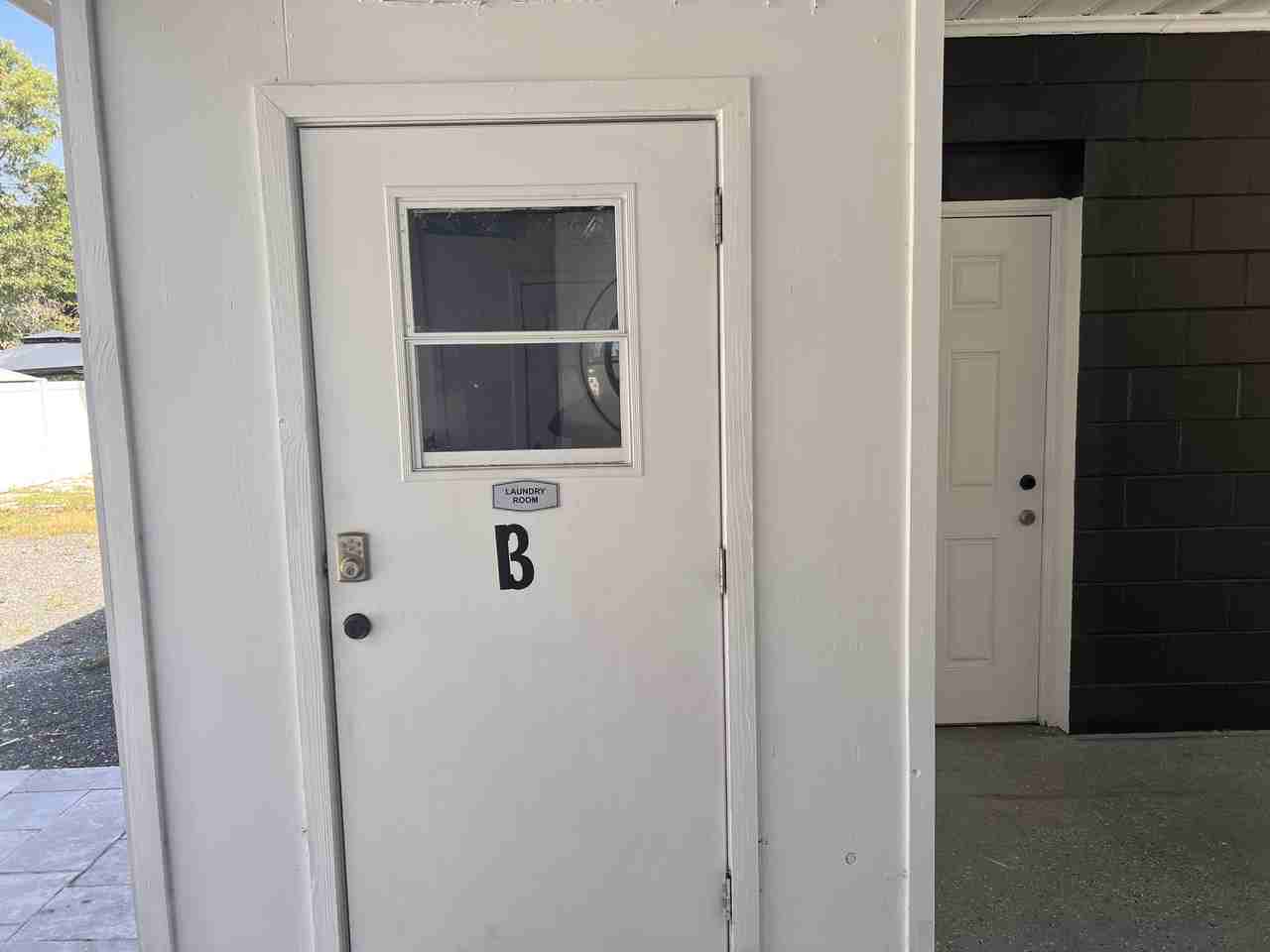 10107 N Aster Ave #B - Photo 5 of 16