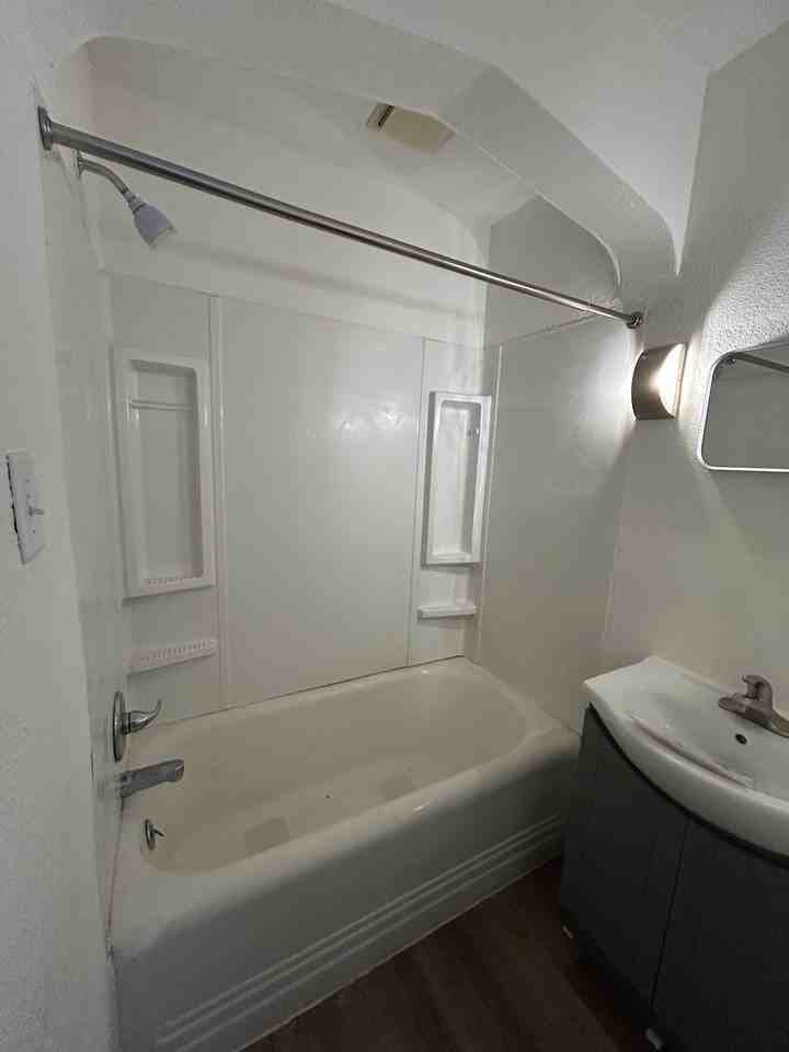 1307 Merchant St #NA - Photo 3 of 7