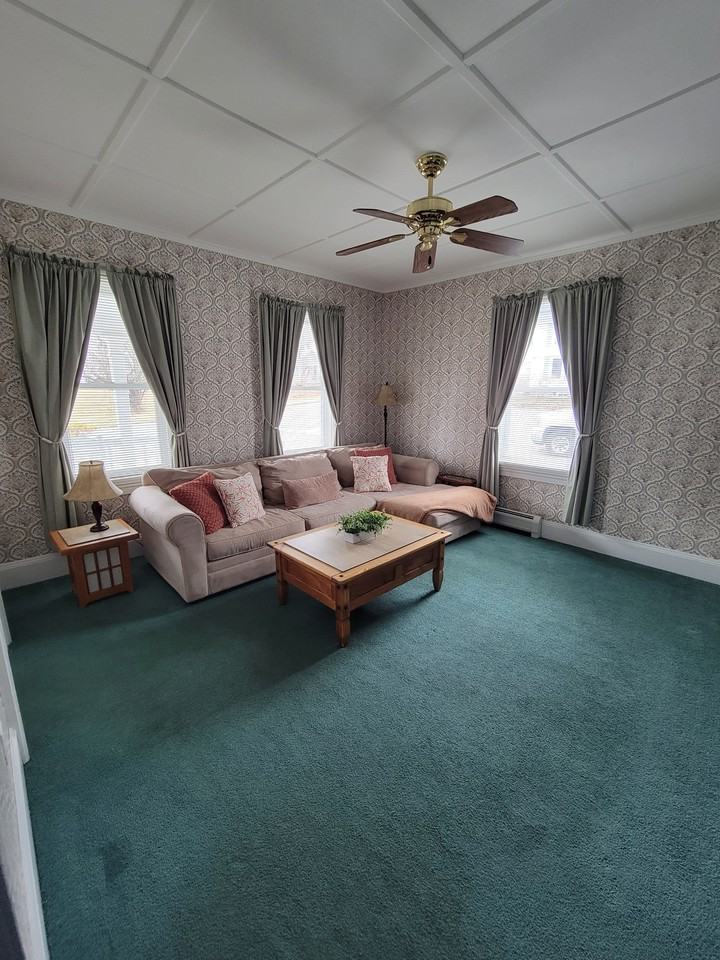 71 Housatonic St - Photo 3 of 12