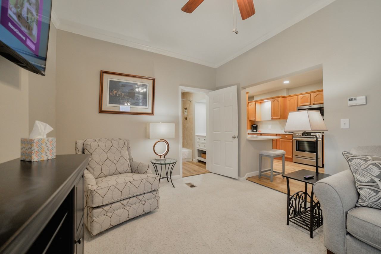 235 S Spanish St #235B - Photo 3 of 19