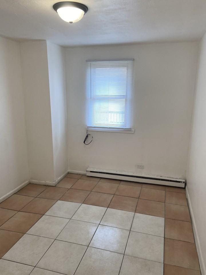 2209 Galilee Ave #1E - Photo 5 of 7