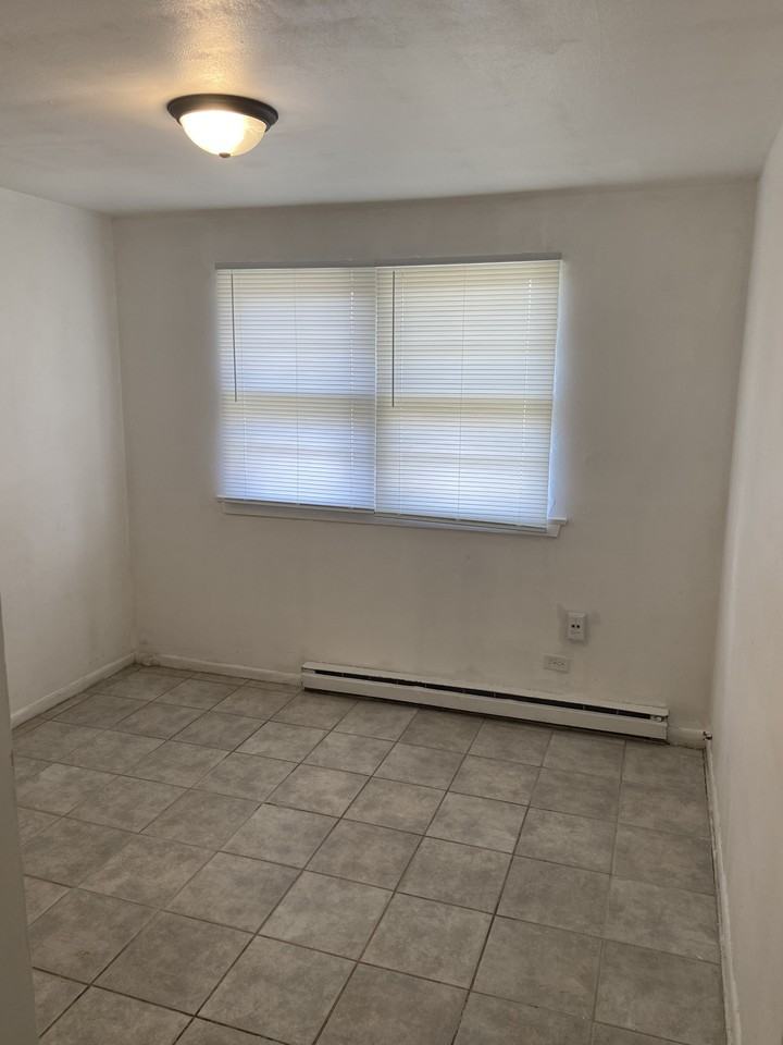 2209 Galilee Ave #1E - Photo 6 of 7