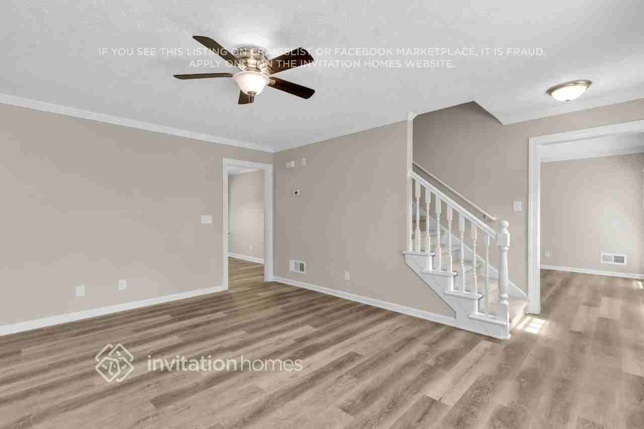 6412 Phillips Pl - Photo 4 of 23