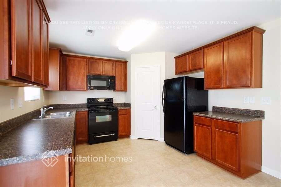 5016 Broad Leaf Ct - Photo 5 of 18