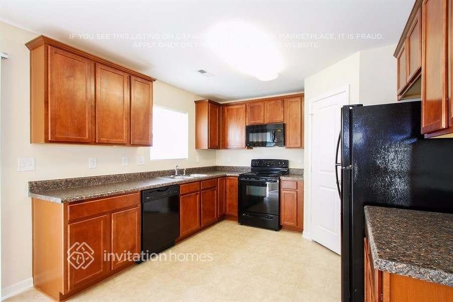 5016 Broad Leaf Ct - Photo 6 of 18