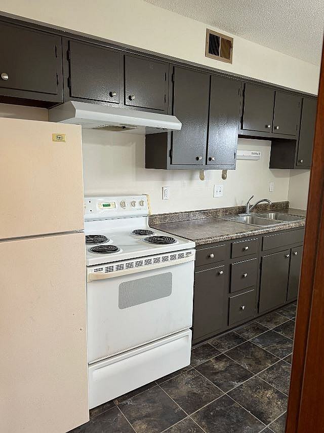 Wildflower CR LLC - Photo 3 of 12