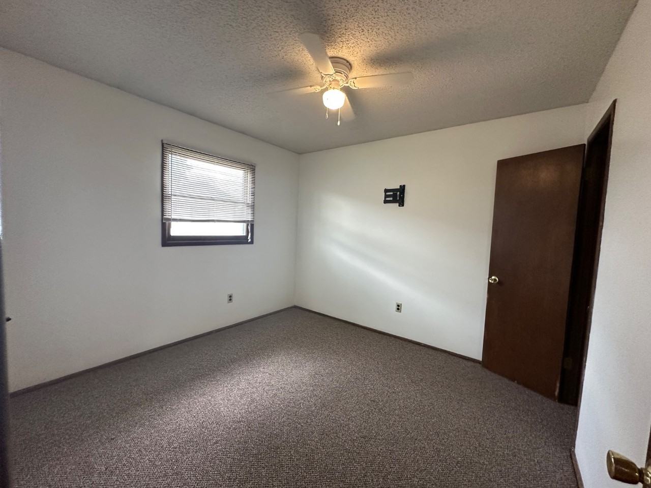 109 E Avenue B - Photo 2 of 10