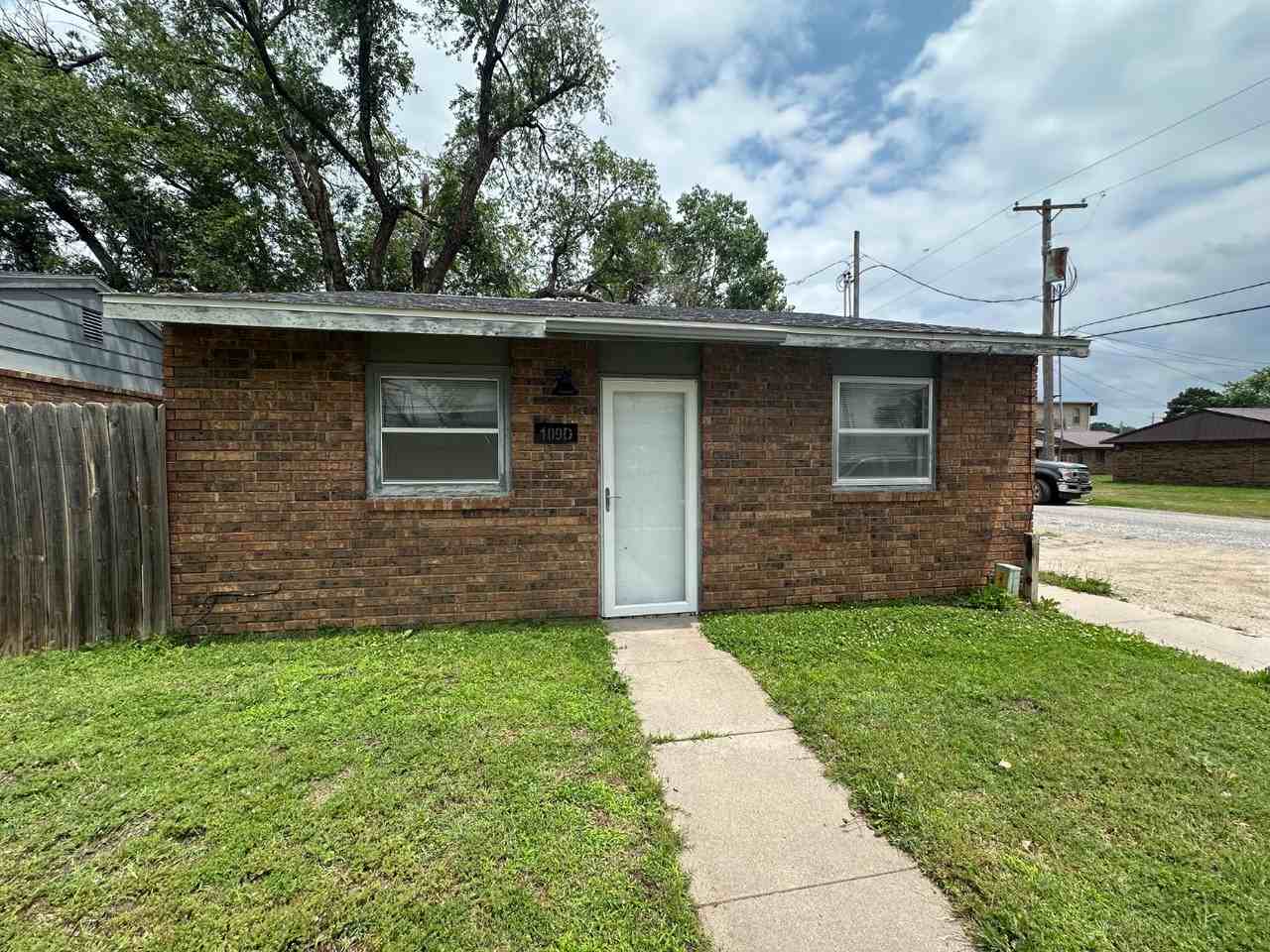 109 E Avenue B - Photo 3 of 10