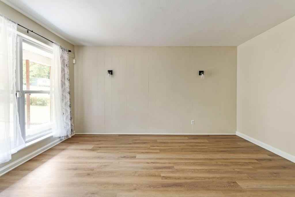 4936 Springhill Dr - Photo 5 of 20