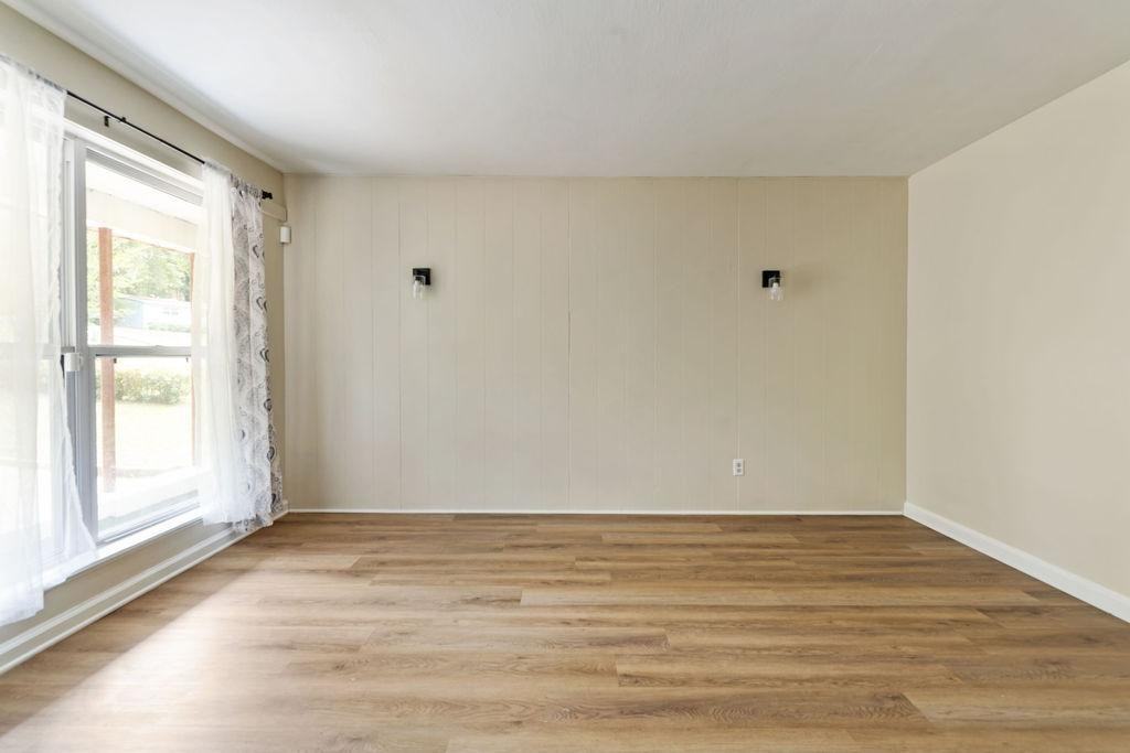 4936 Springhill Dr - Photo 6 of 20