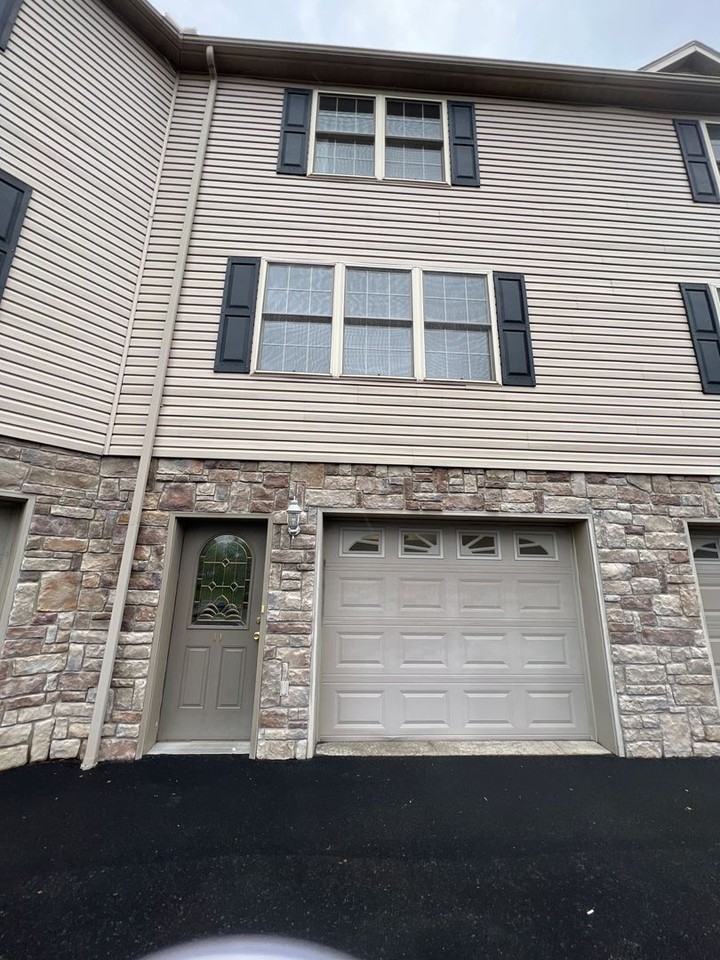 8 Pineview Pl - Photo 2 of 25