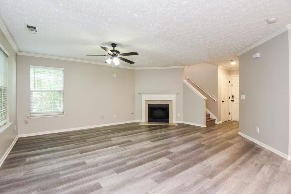 124 Drury Ln - Photo 4 of 17
