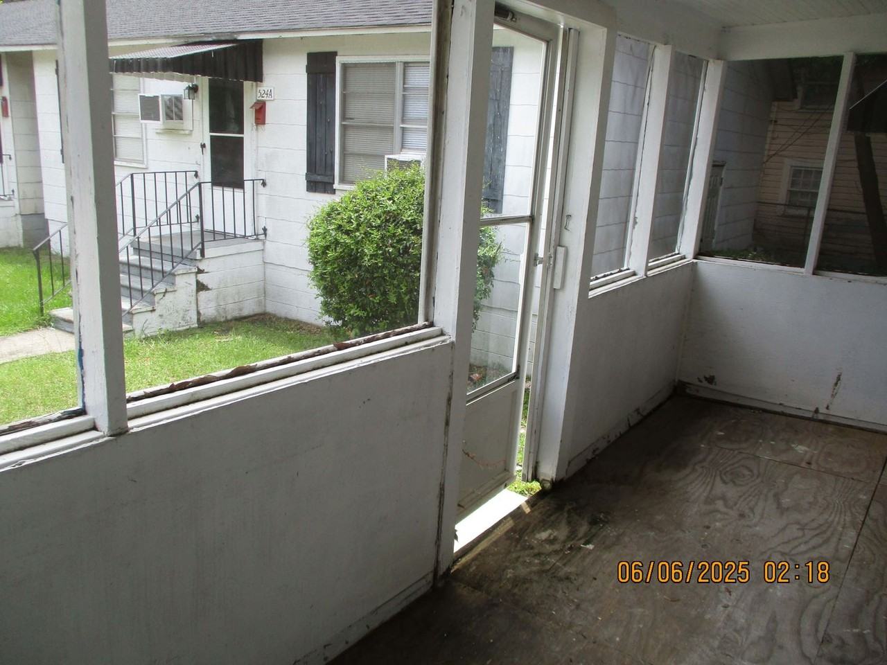 522 Flint Ave Apt B - Photo 2 of 8