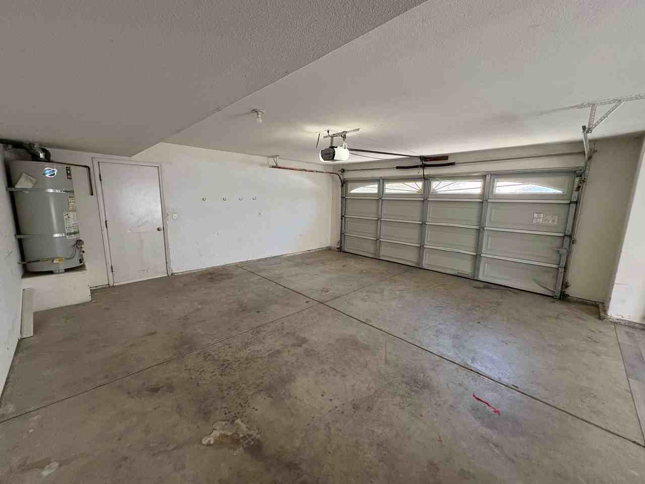 703 W Russell Ave - Photo 2 of 43