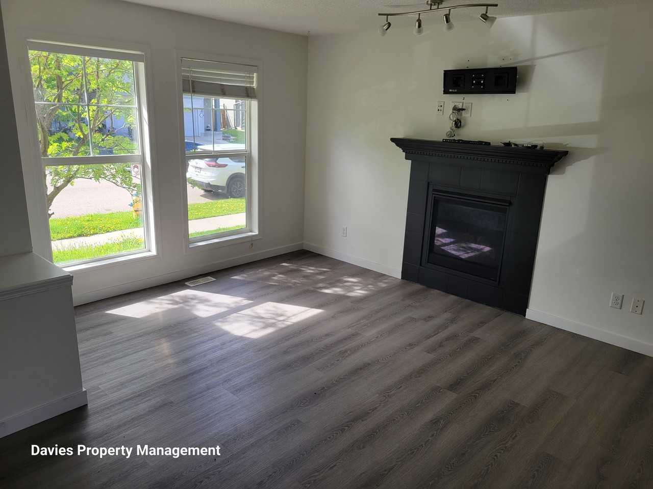 6041 214 St Nw #1 - Photo 2 of 36