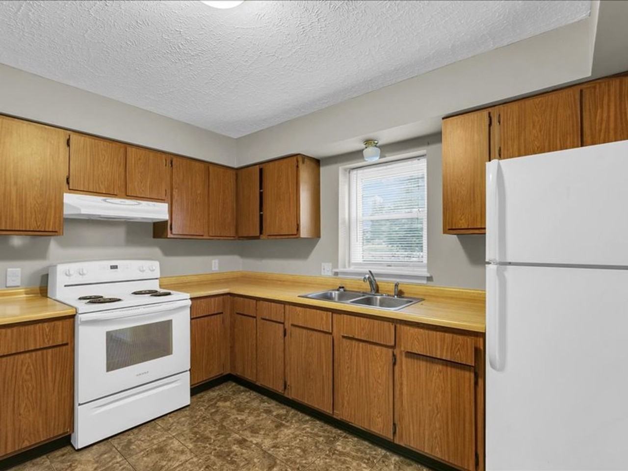 112 W. Raab Road - Photo 5 of 17