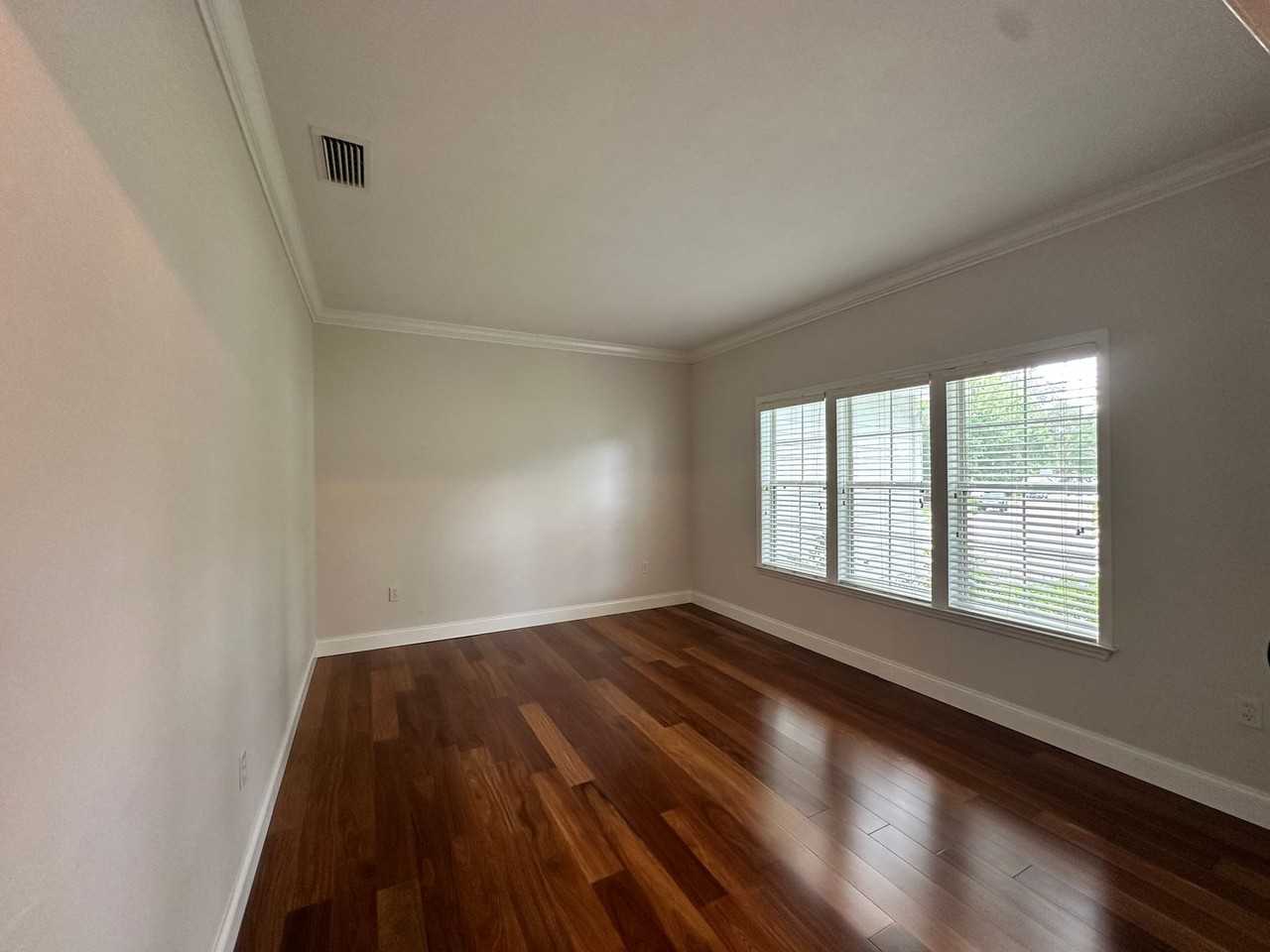 9208 Nw 26th Ave - Photo 5 of 22