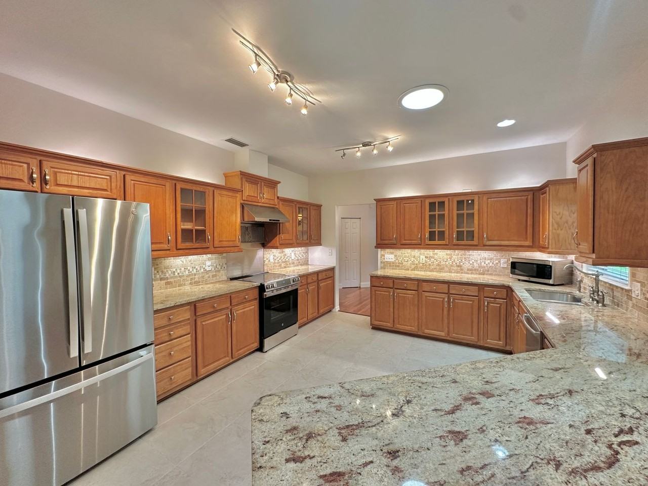 9208 Nw 26th Ave - Photo 6 of 22