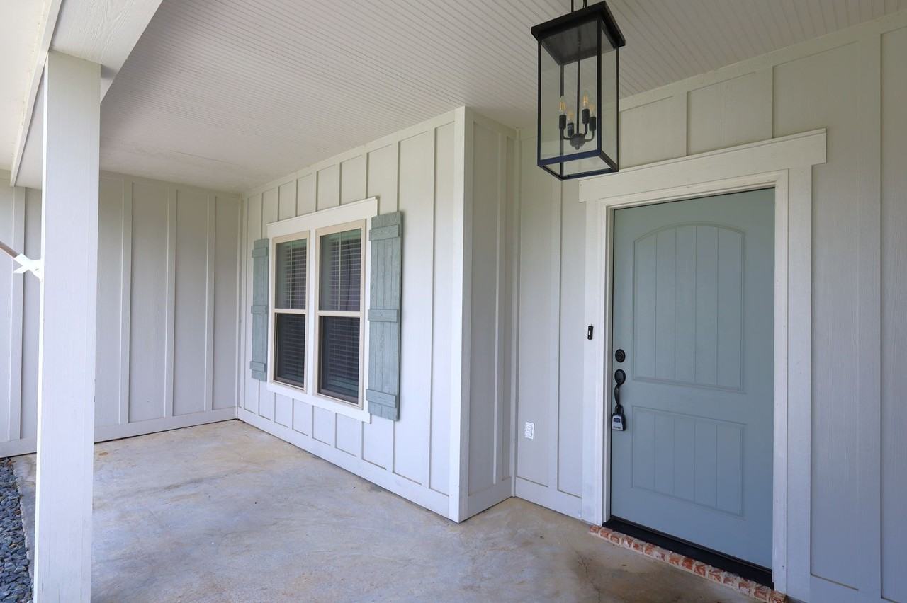 4704 Crescent Ct - Photo 2 of 23