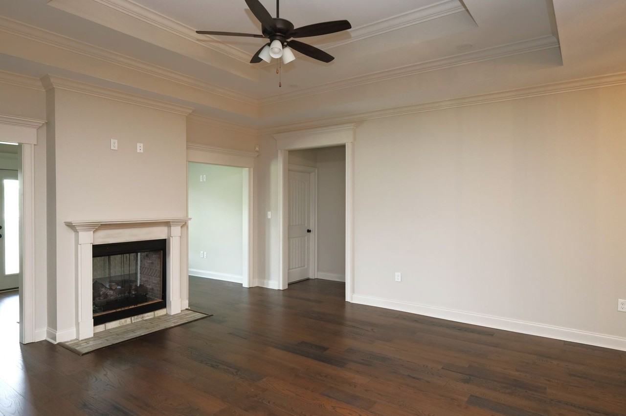 4704 Crescent Ct - Photo 3 of 23