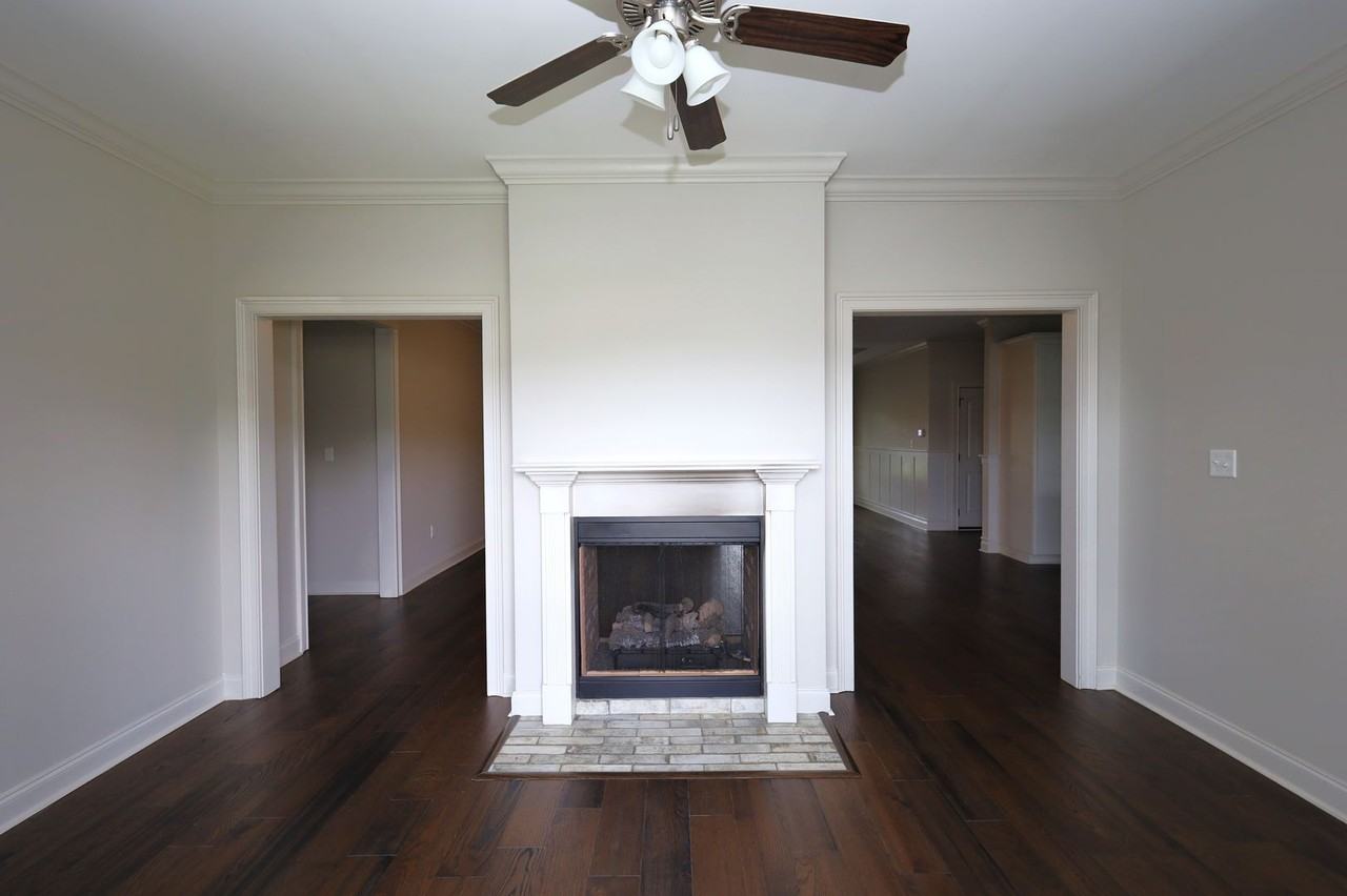 4704 Crescent Ct - Photo 6 of 23