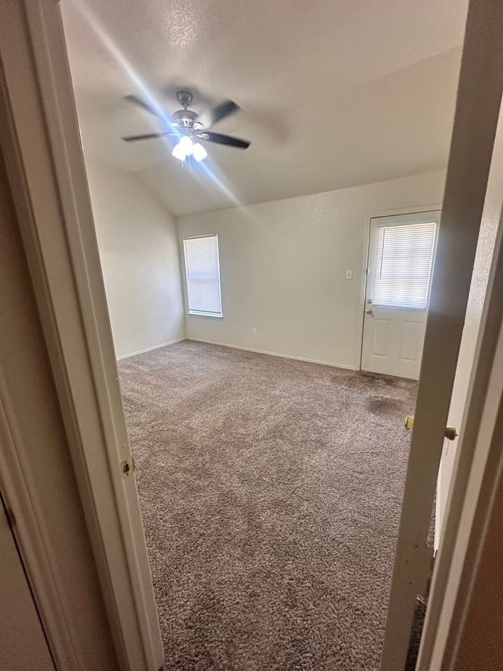 206 Rentz Place Cir - Photo 4 of 20