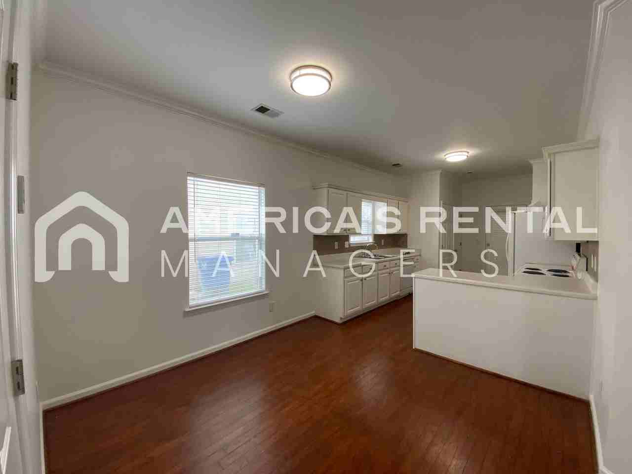 5303 Cottage Ln - Photo 6 of 34