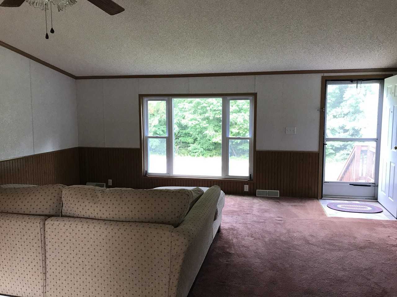 1007 Mallard Ln - Photo 2 of 12