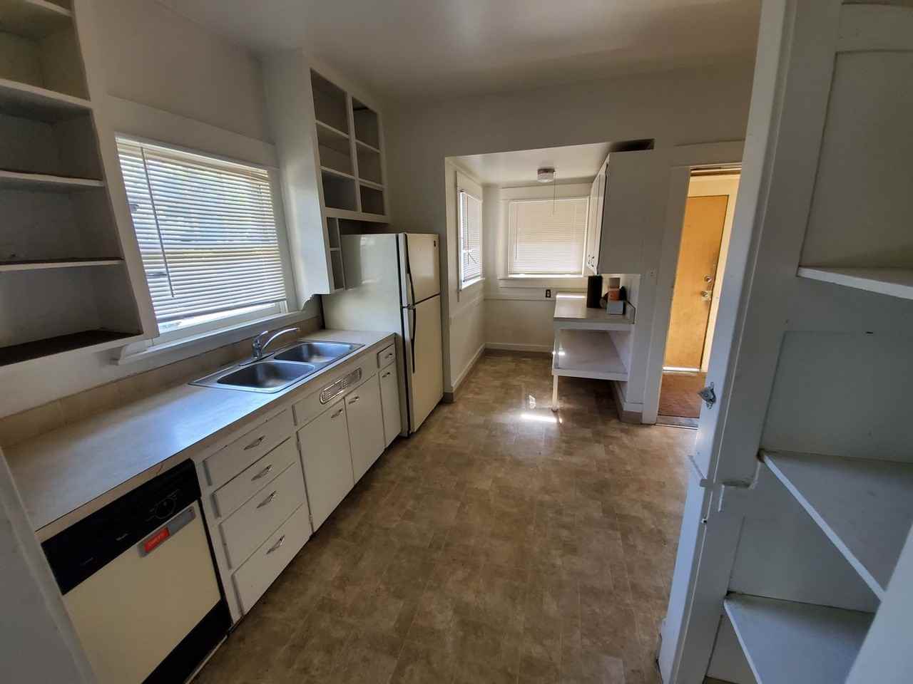 204 Nw Kings Blvd - Photo 3 of 15