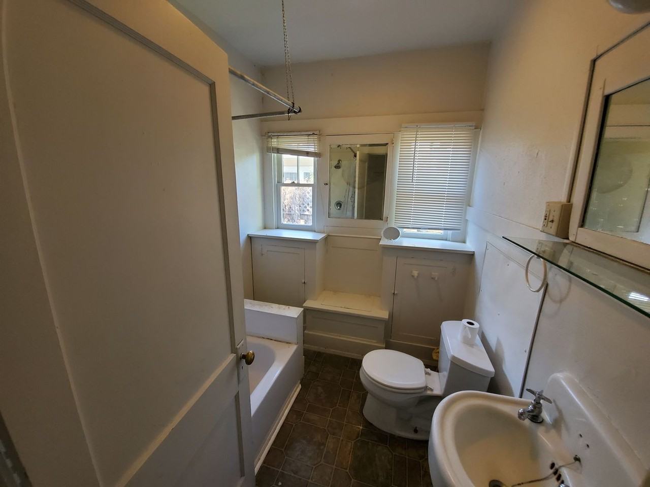 204 Nw Kings Blvd - Photo 7 of 15