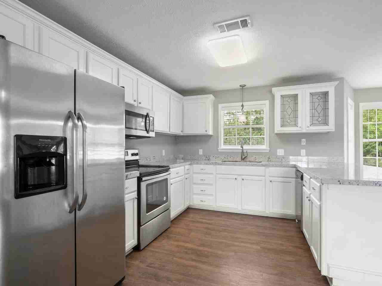 1904 Cotton Wood St - Photo 4 of 15