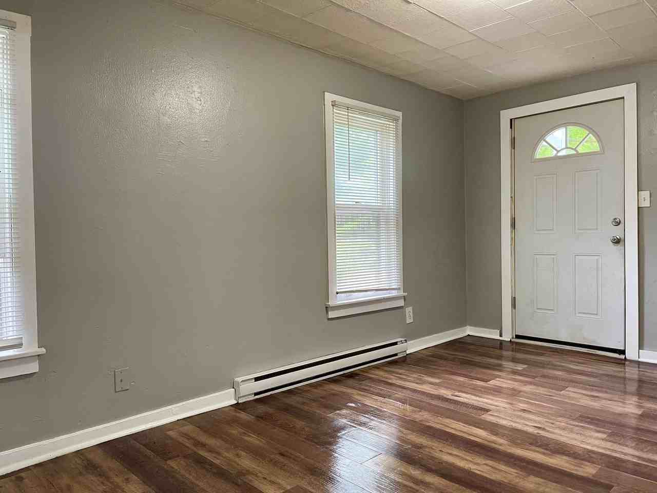 3646 Newton Ave N - Photo 3 of 5