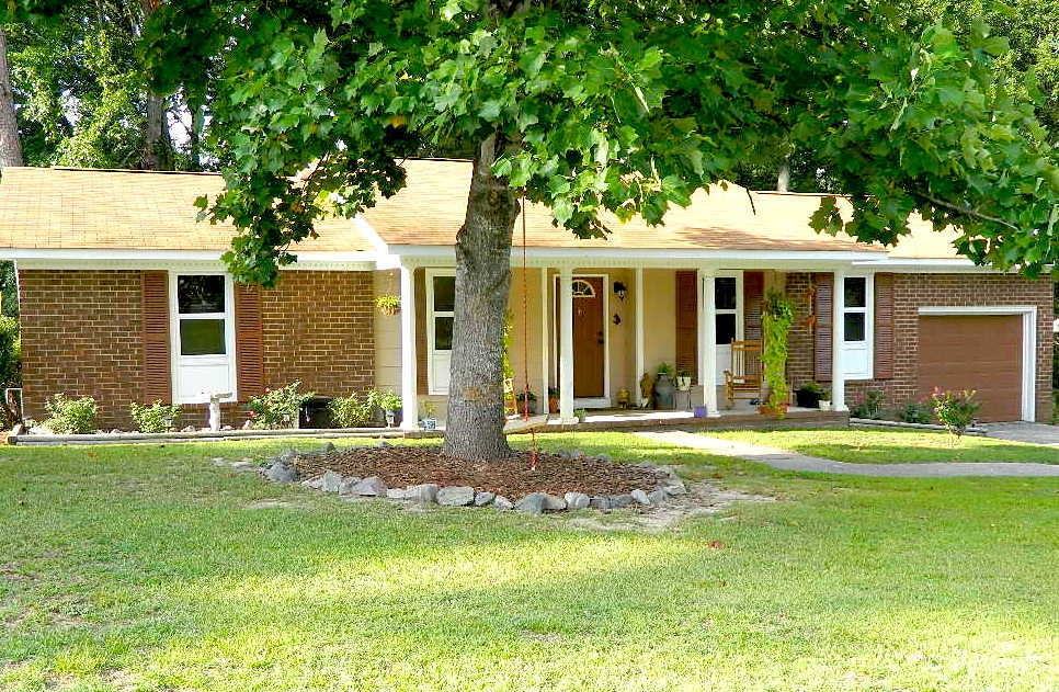 4443 Shadowood Dr - Photo 3 of 18
