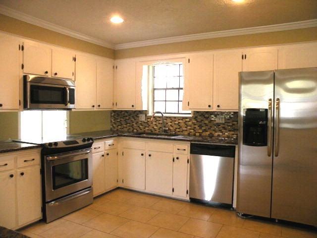 4443 Shadowood Dr - Photo 6 of 18