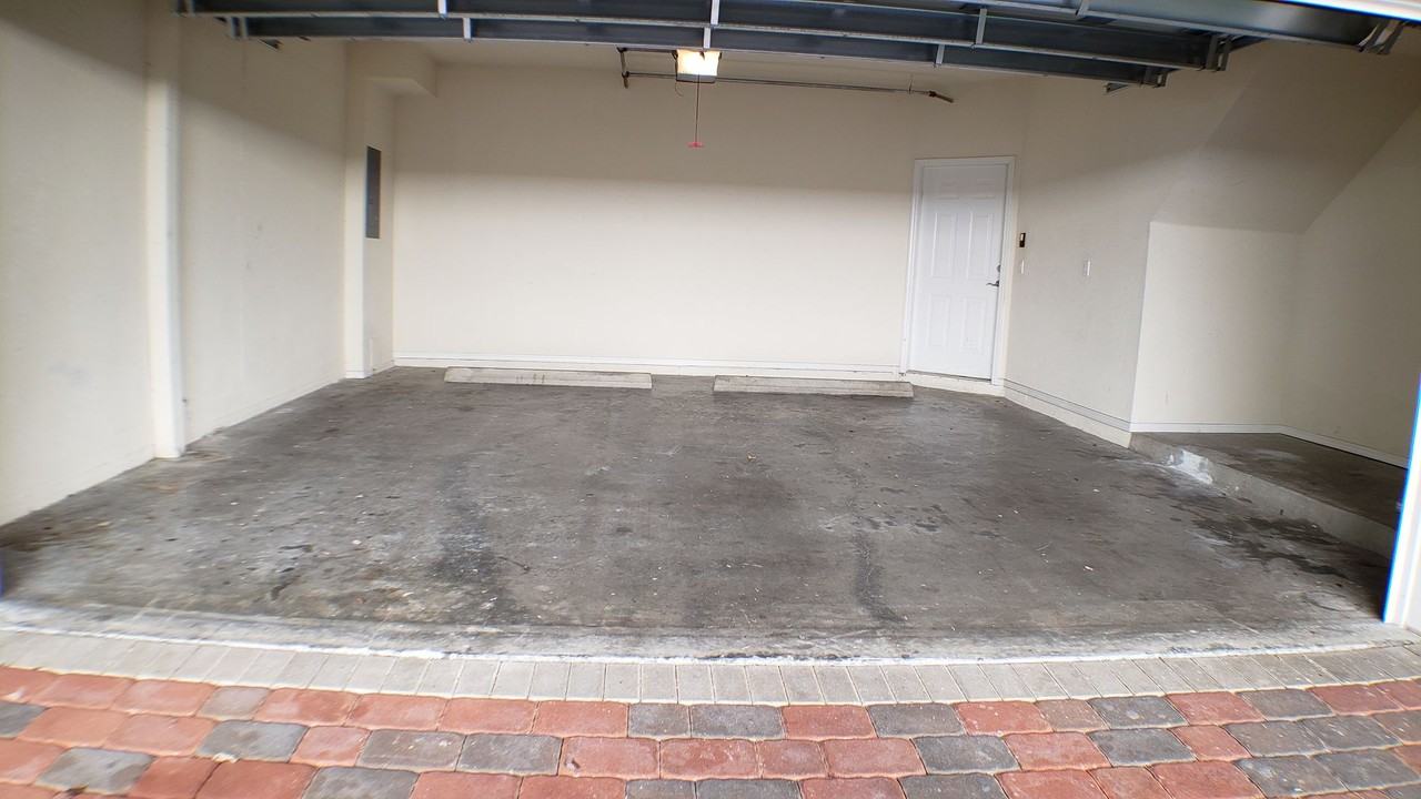 9865 Meadow Field Cir - Photo 5 of 33